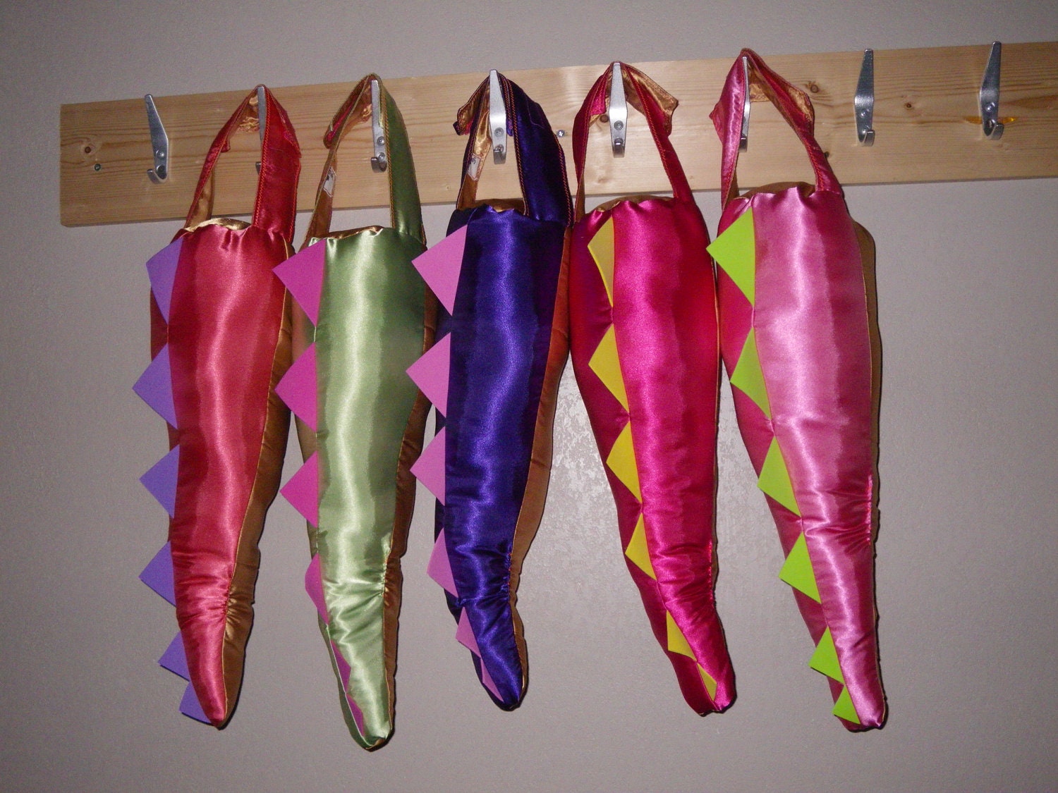 5 Dino Tails