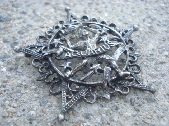 Vintage Aquarius Star Brooch Silver Filigree