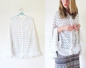 vintage 1960s Cape // Knit Shawl // Crochet Dainty Intricate // Ivory Poncho // Button // S/M/L