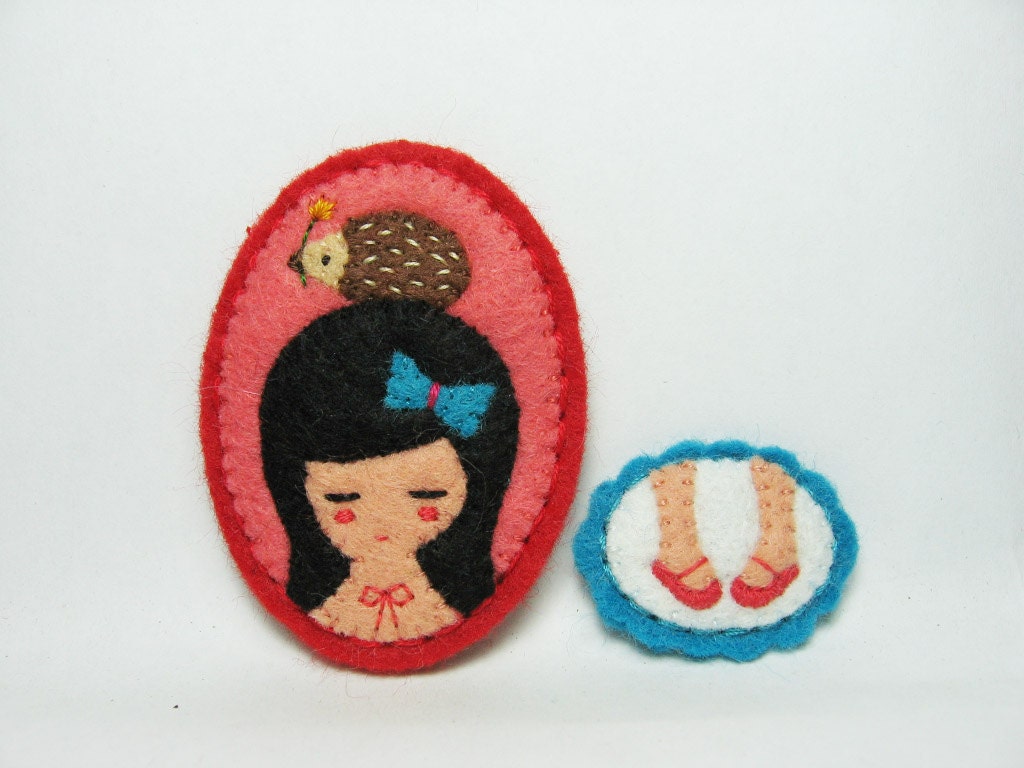 Small hedgehog in love with miss felt pins