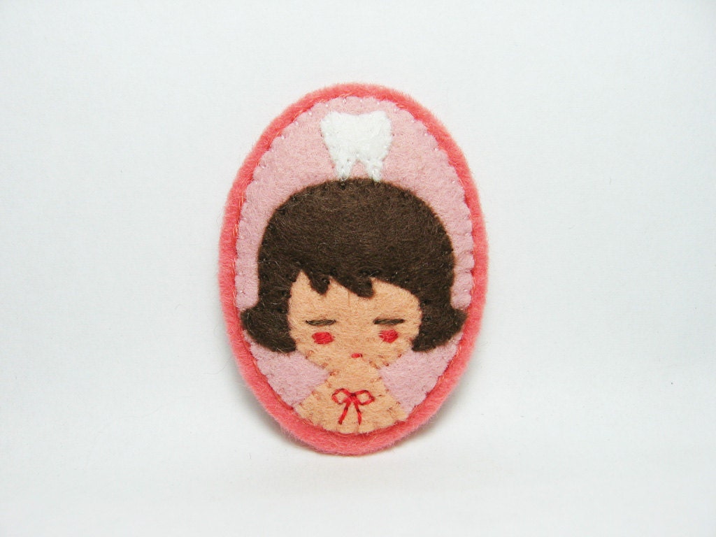 Tooth fairy felt brooch