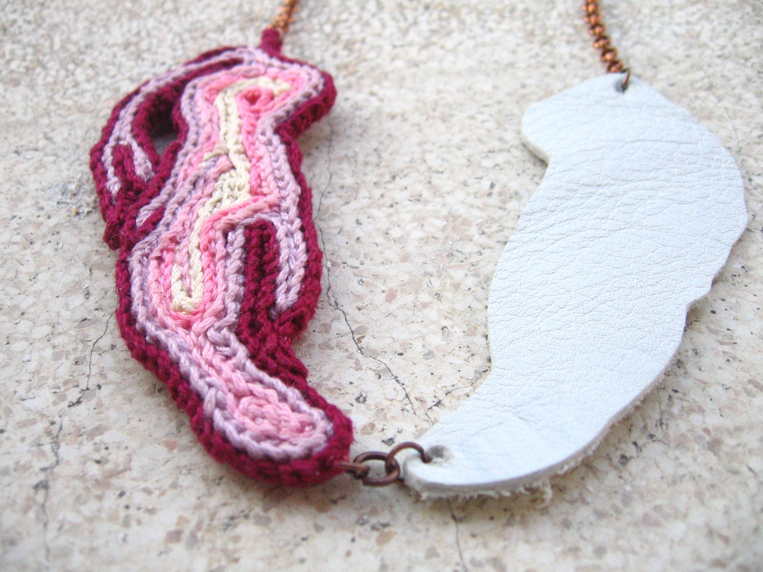 Crochet necklace - 'In half'