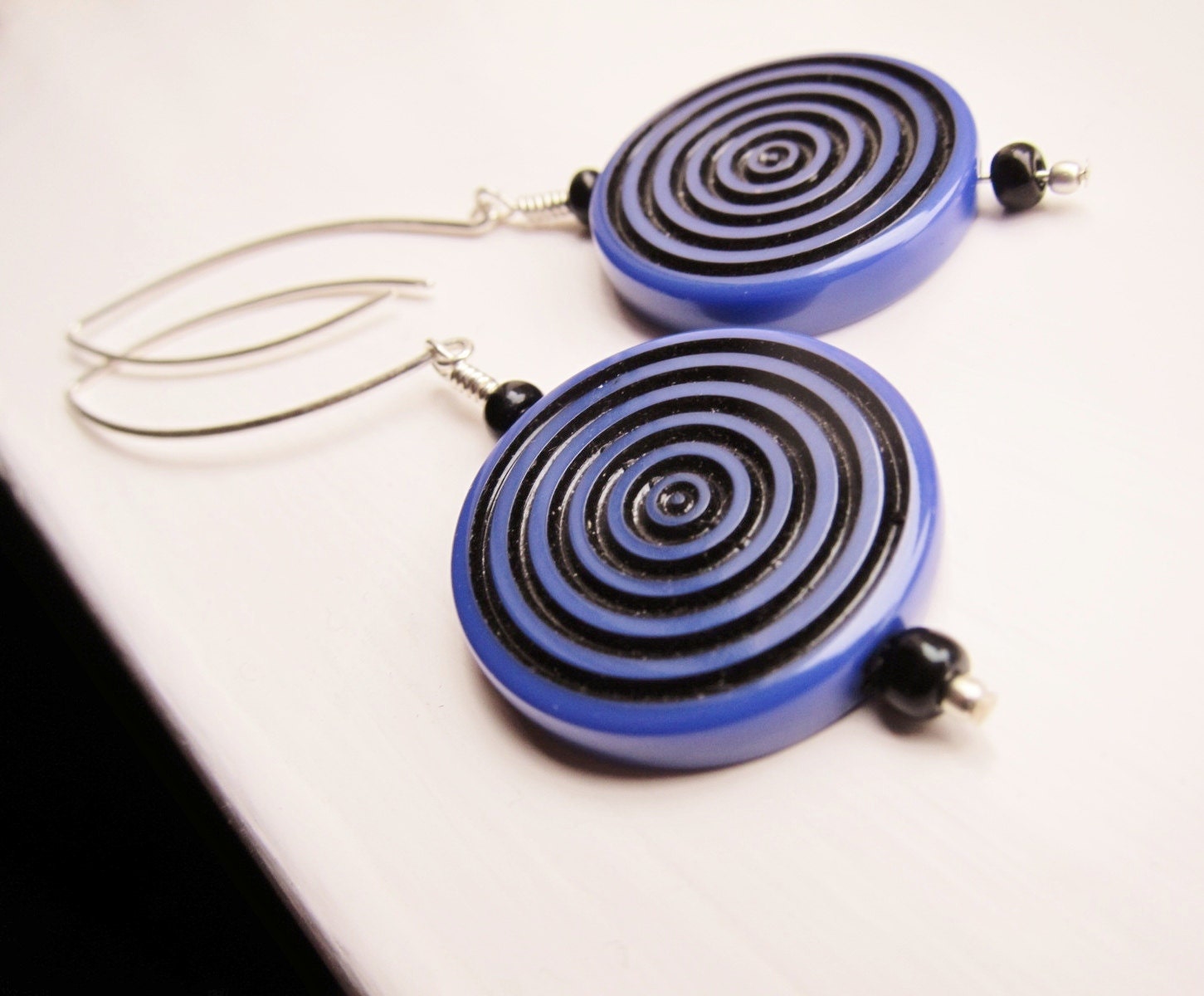 Purple and black circles earrings - silver bullseye 80s round circular