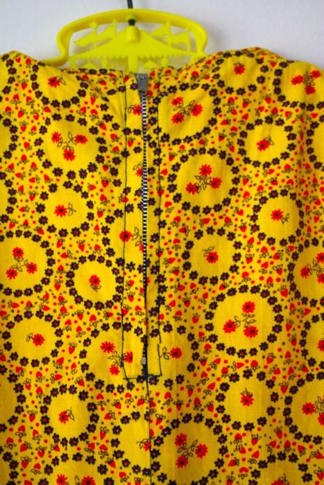 vintage 70s little girls dress - CALICO yellow tunic dress / sz 5
