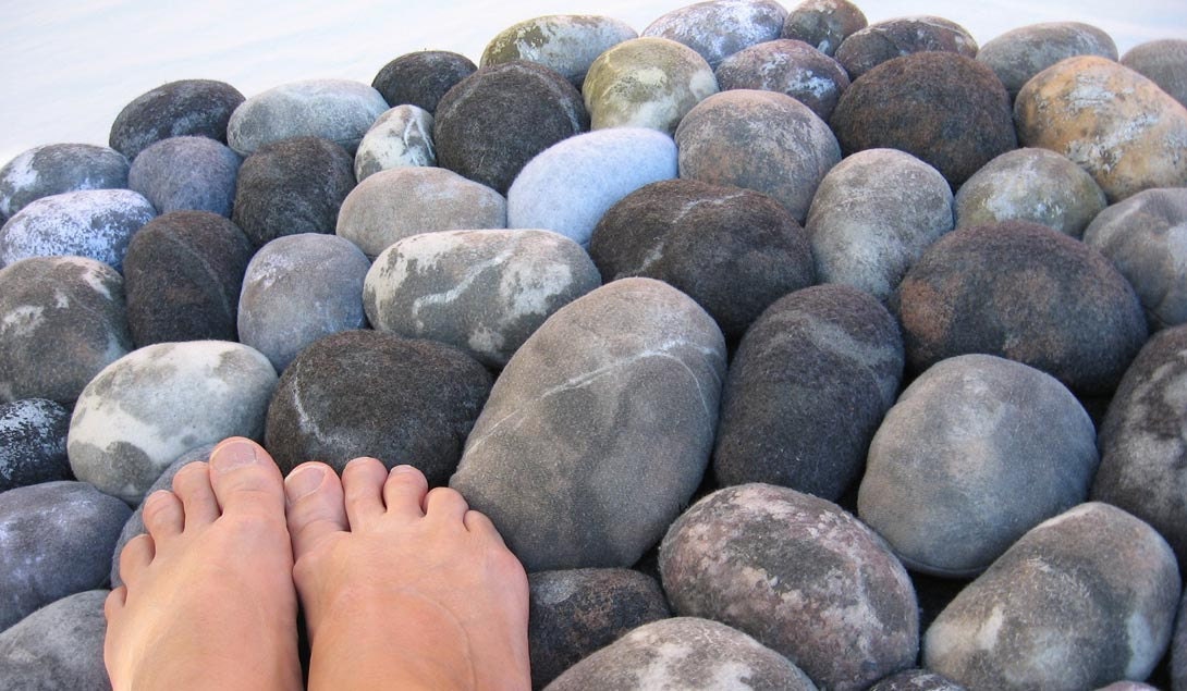 Stone path mat throw rug