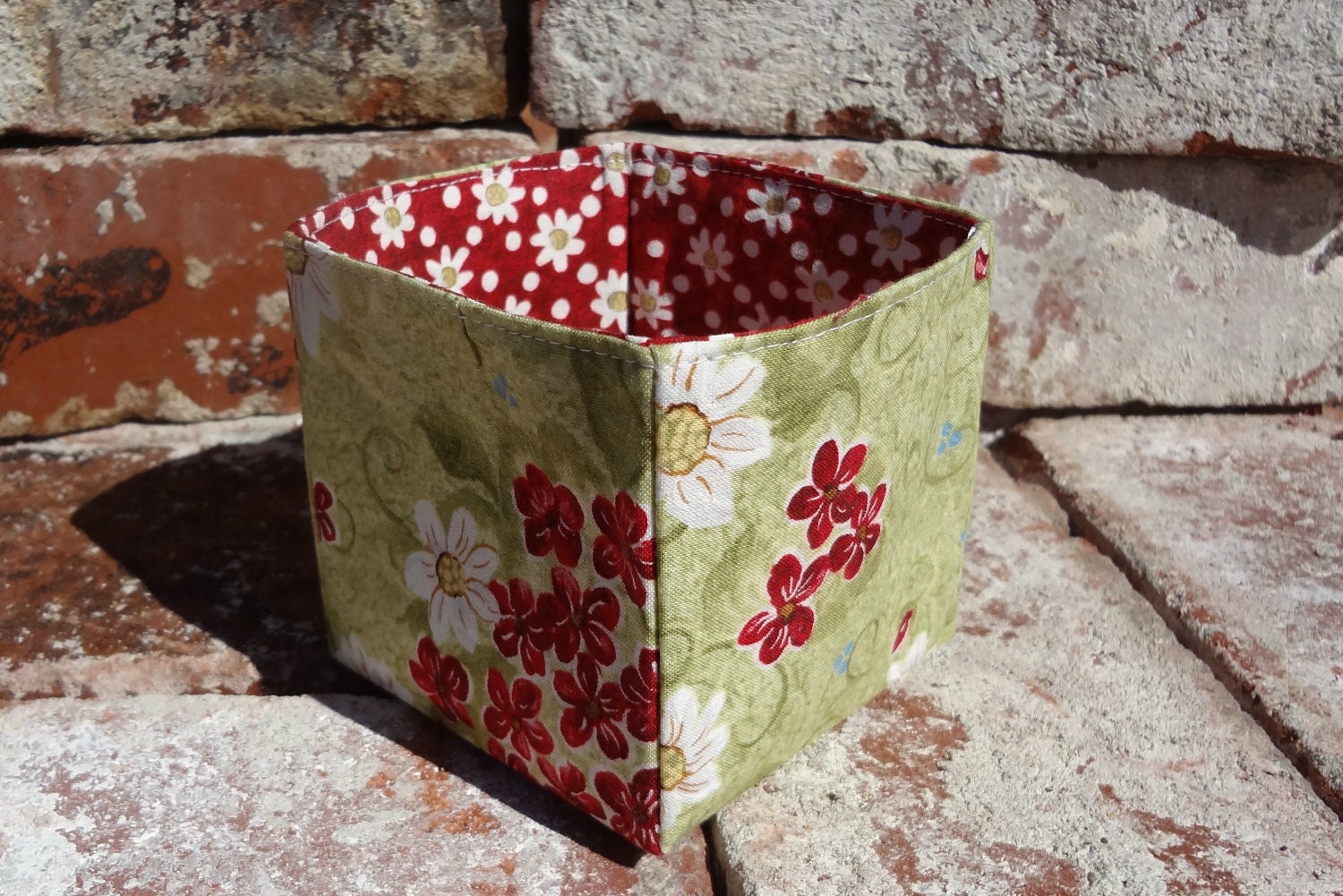 Small Square Fabric Bin, Organize, Handmade Storage Box, Desktop Accessory, Hair Accessory Holder, Sewing Notions Holder, Daisy, Green