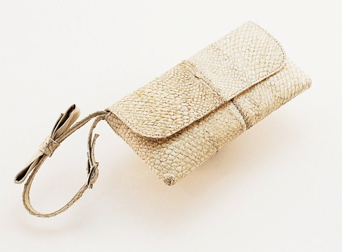 iPhone 5 case from beige fish leather