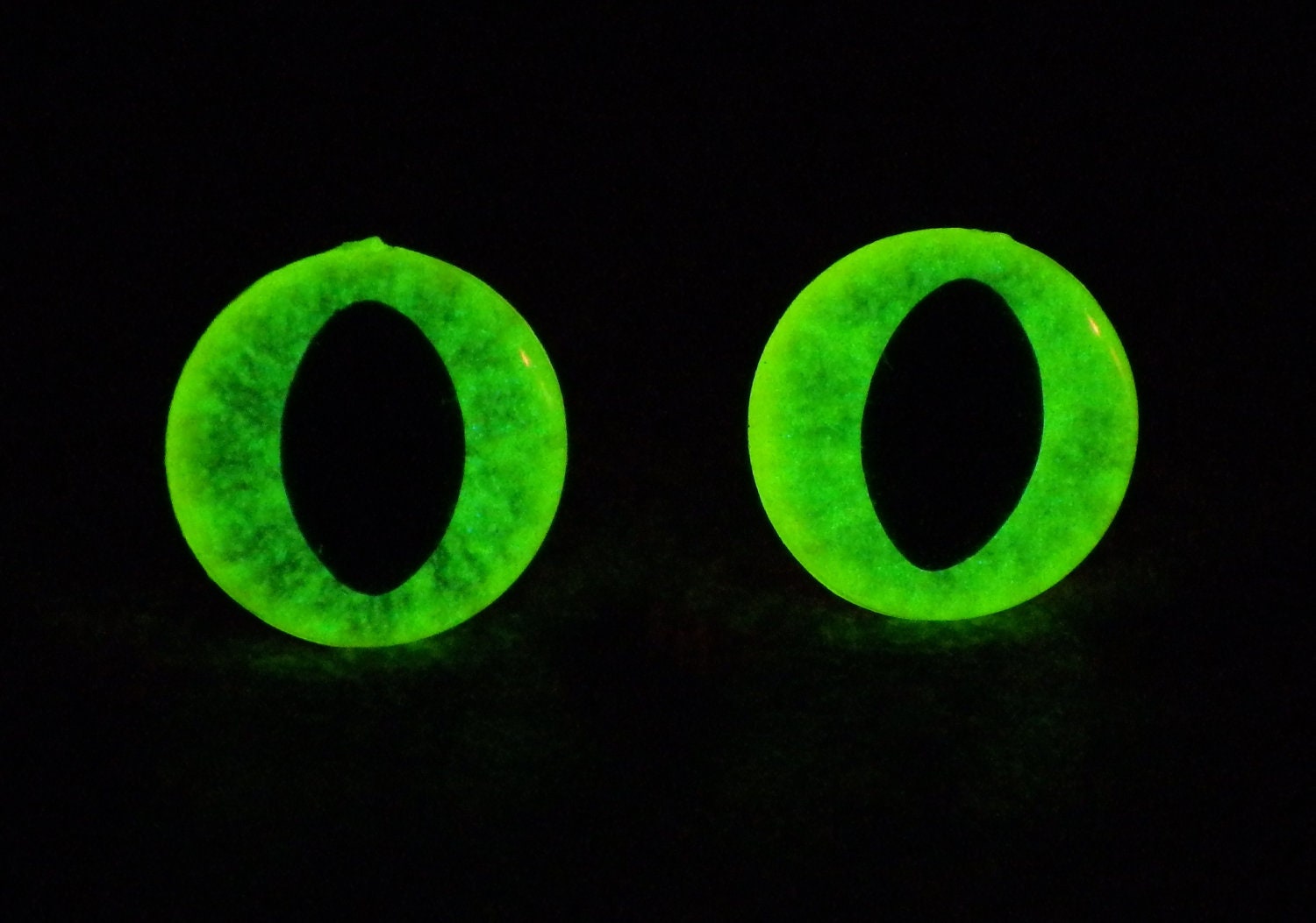 Items similar to 12mm Yellow Glow In The Dark Safety Eyes, 1 Pair of