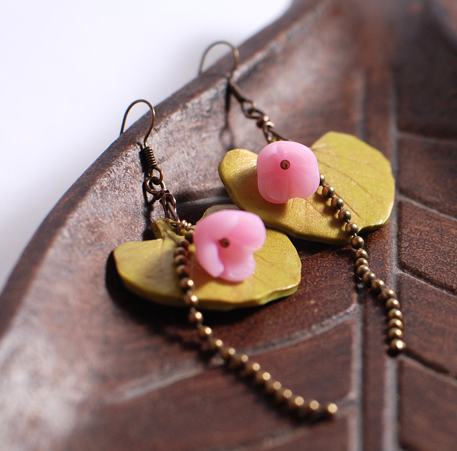 Dangle earrings - bronze ball chain green and pink water Lilly