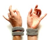 Crocheted bracelet - light grey gray - spring fashion - vegan - Ready Handmade by dslookkin on Etsy