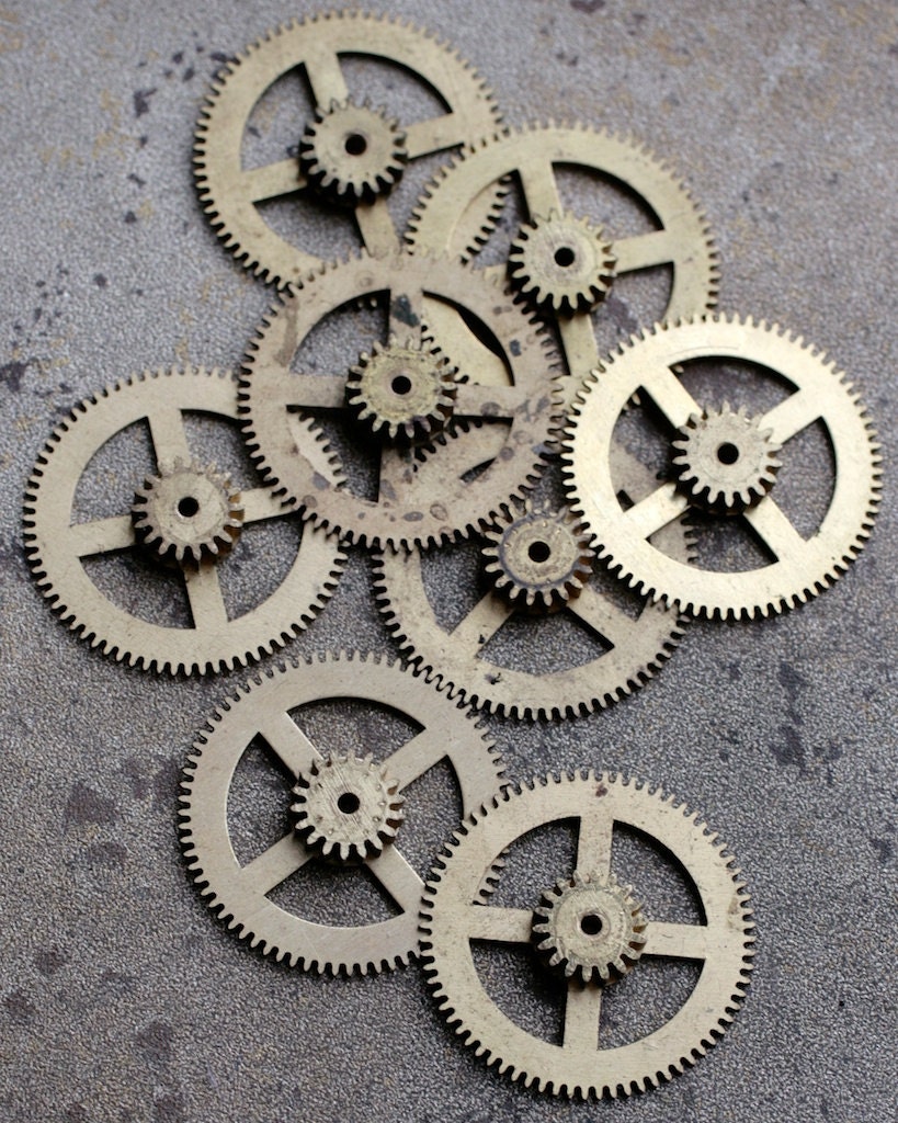 Vintage clock brass gears -- set of 8 -- D4