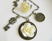 Flower necklace, jewelry, pendant, jewelry set, charm necklace, flower ring, gift for her, vintage style, romantic jewelry