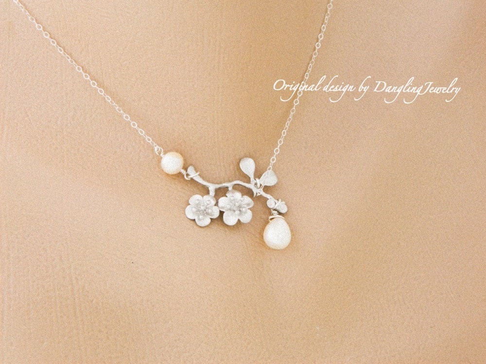 Cherry blossom Necklace, Pearl Necklace, Mothers Day, Bridesmaid Gifts, Wedding Jewelry, Bridesmaid Necklace, Mother Jewelry