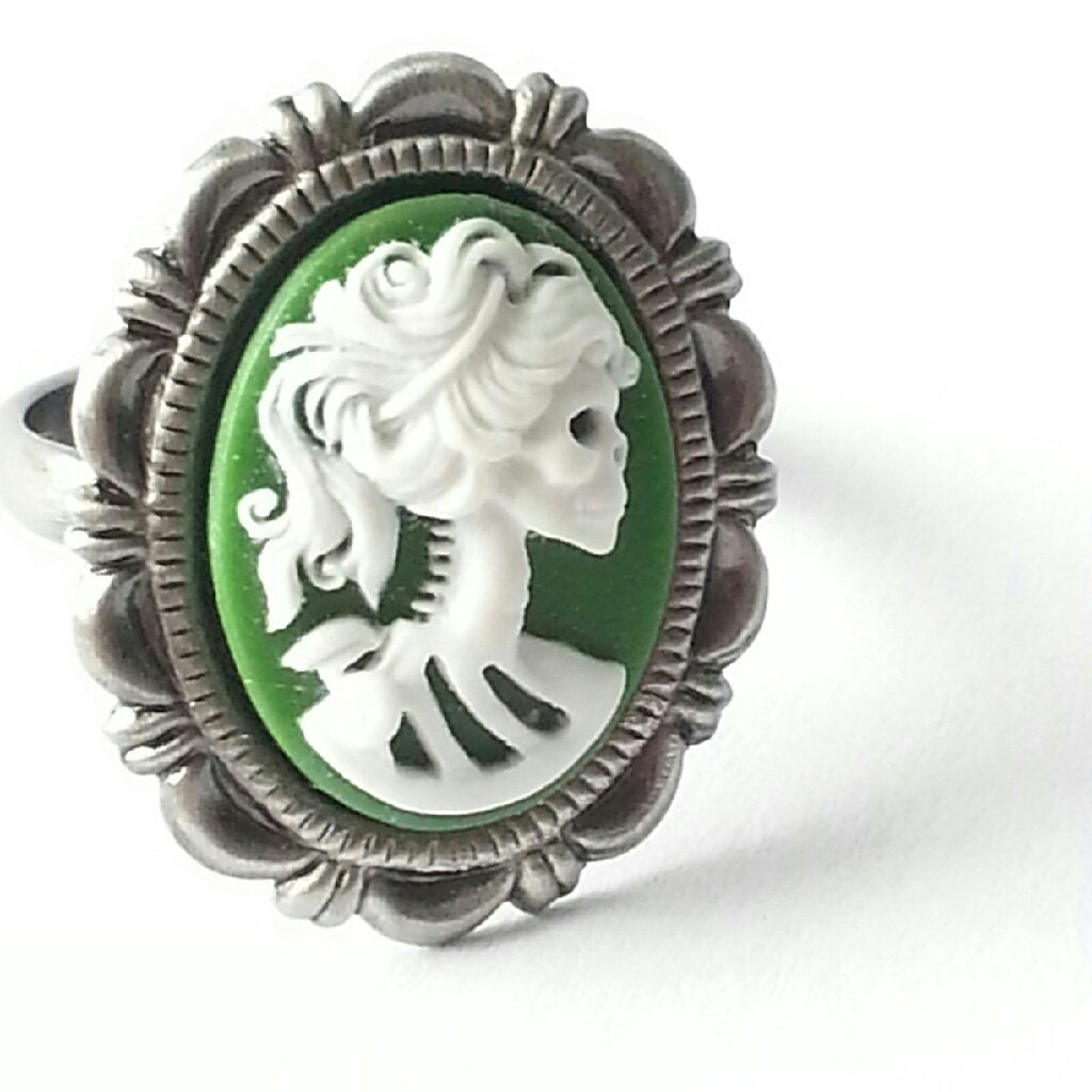 skull cameo ring