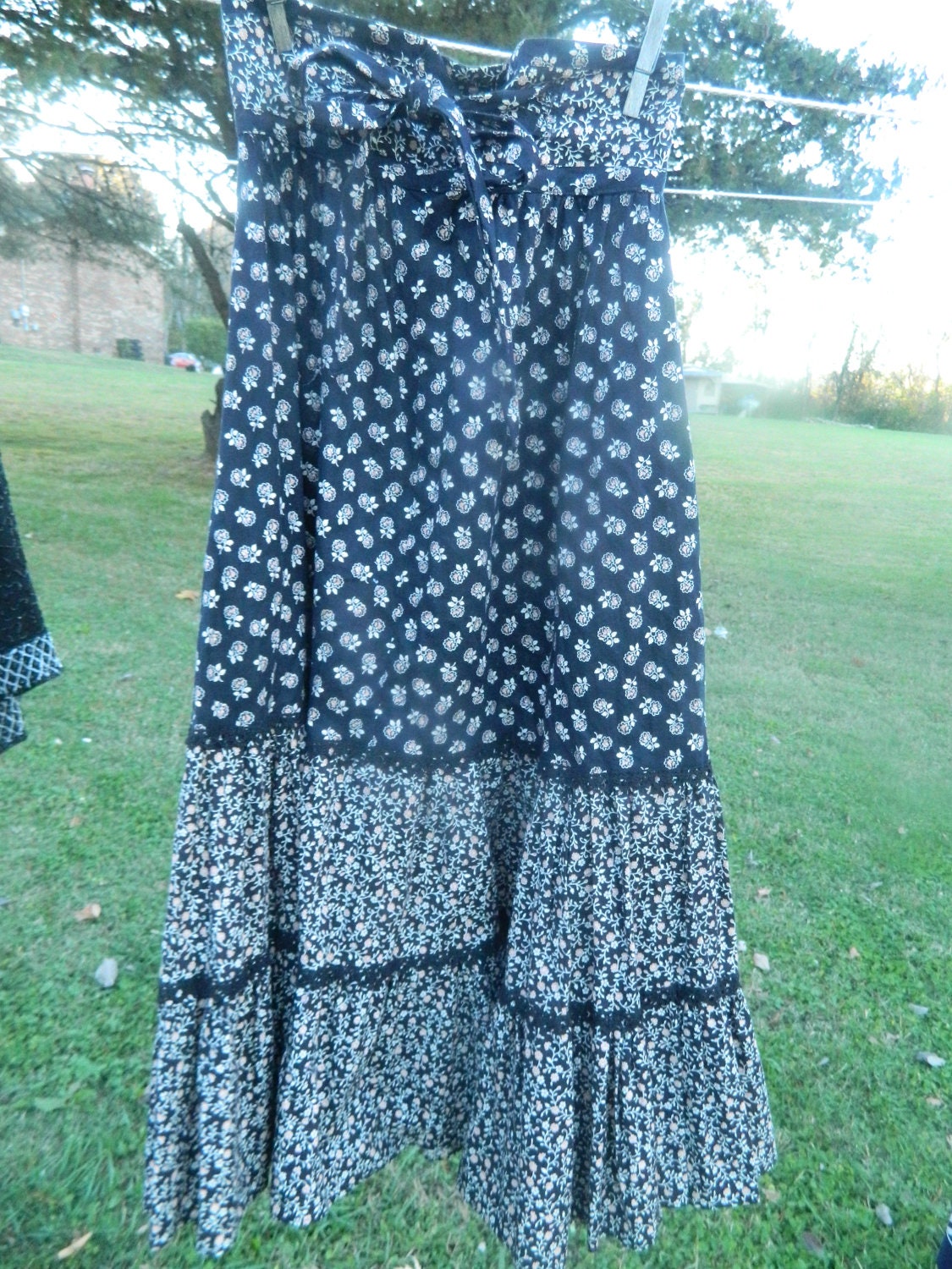 Vintage 70s black and blush floral Gunne Sax prairie skirt