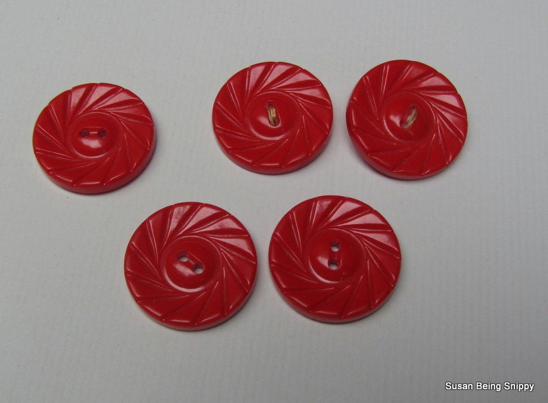 Vintage 5 Red Texture Buttons - Large
