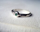 Petite Emerald And Sterling Silver Pebble Ring Size 7 Recycled Silver