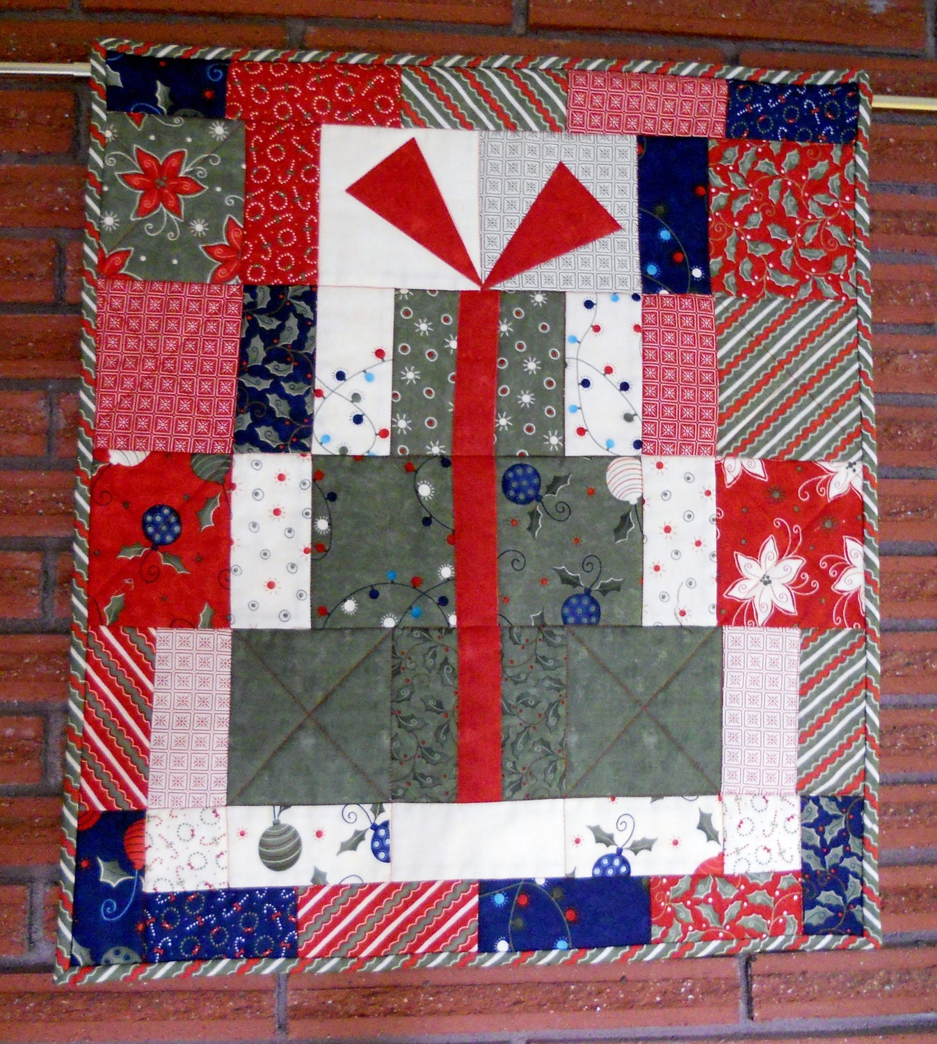 Christmas Presents Quilted Wall Hanging Table Runner Red Green Navy