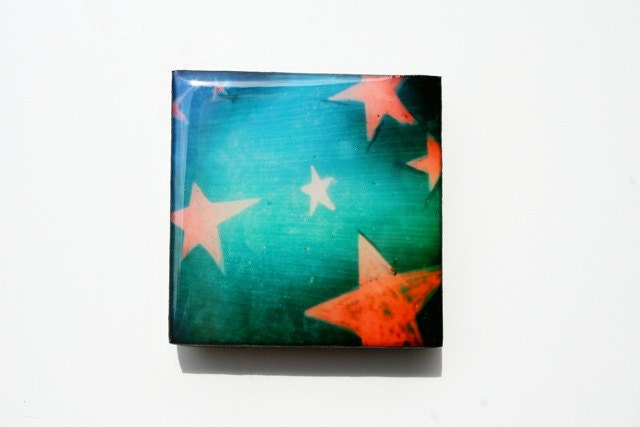 Hipstamagnets: Square Tile Resin Photographic Magnets (Red Stars)