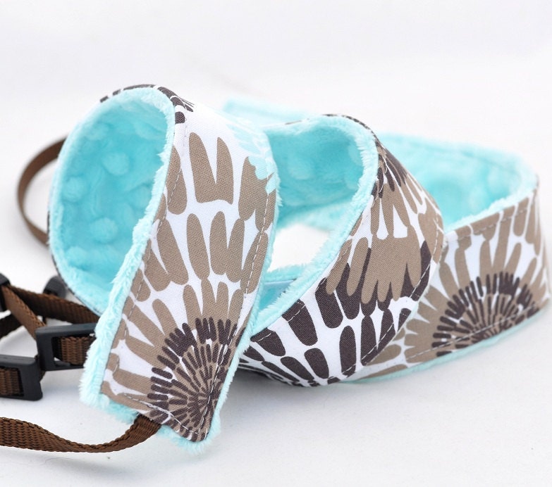 Camera dSLR Strap - Turquoise Daisies with Turquoise Blue Minky - Black Friday Etsy Cyber Monday Etsy - Spring Accessories Spring Fashion