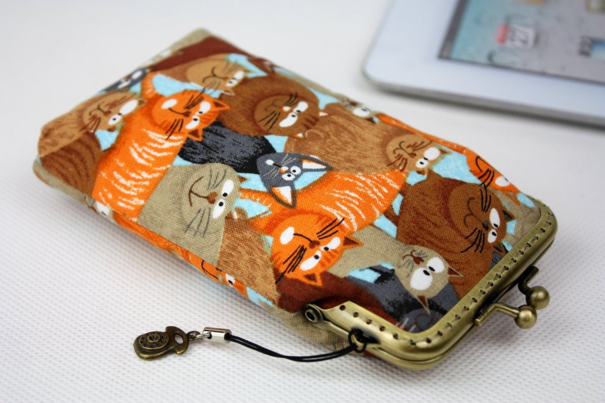 iPhone 5 Case Cats Fabric, iPhone 4 Case, iPhone 4S Case, iPod Case, iPod Touch Case, Cell Phone Case, Cotton Fabric w. Metal Frame