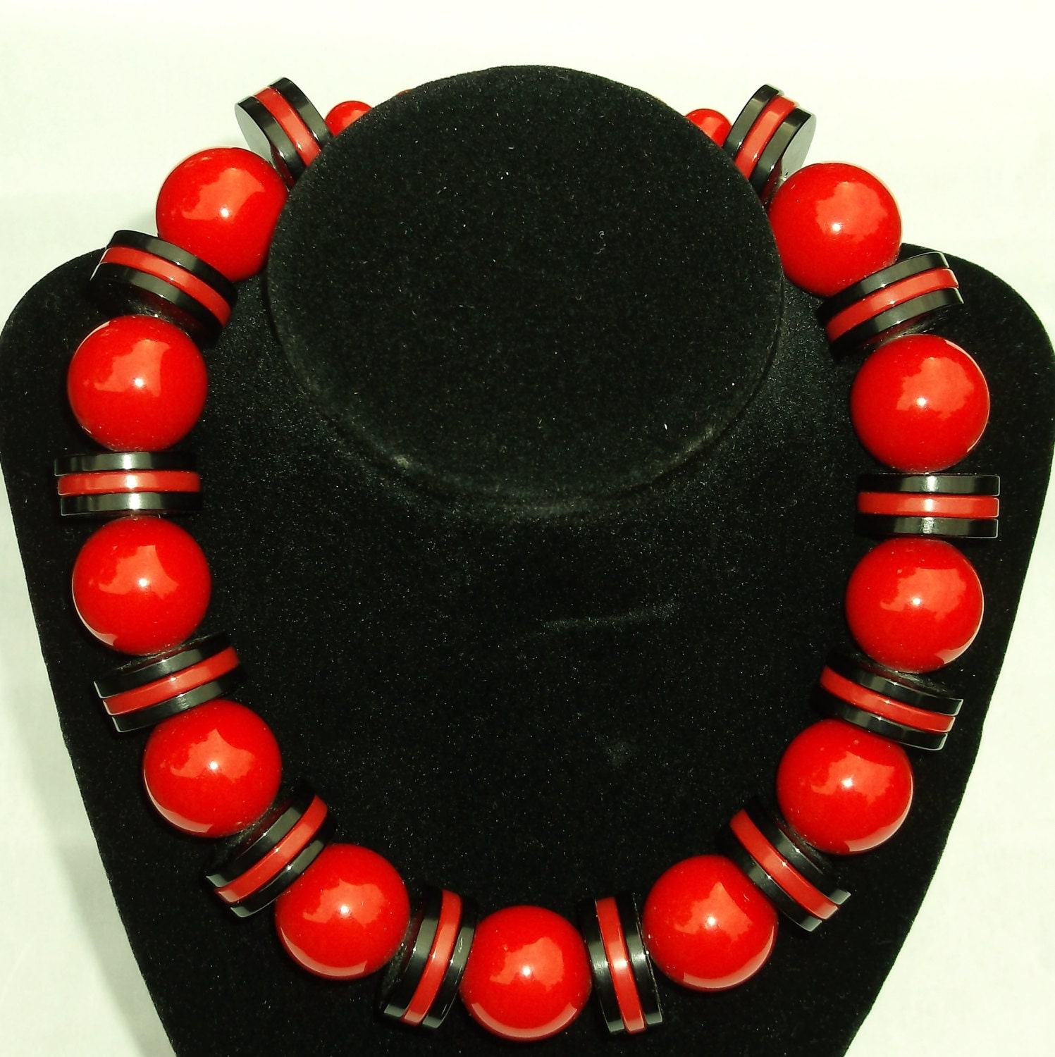 Chunky Vintage Necklace Red and Black Beads 1970s