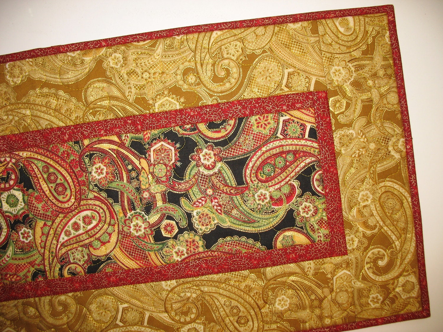 Paisley Table Runner quilted  from Kaufman Flourish Line