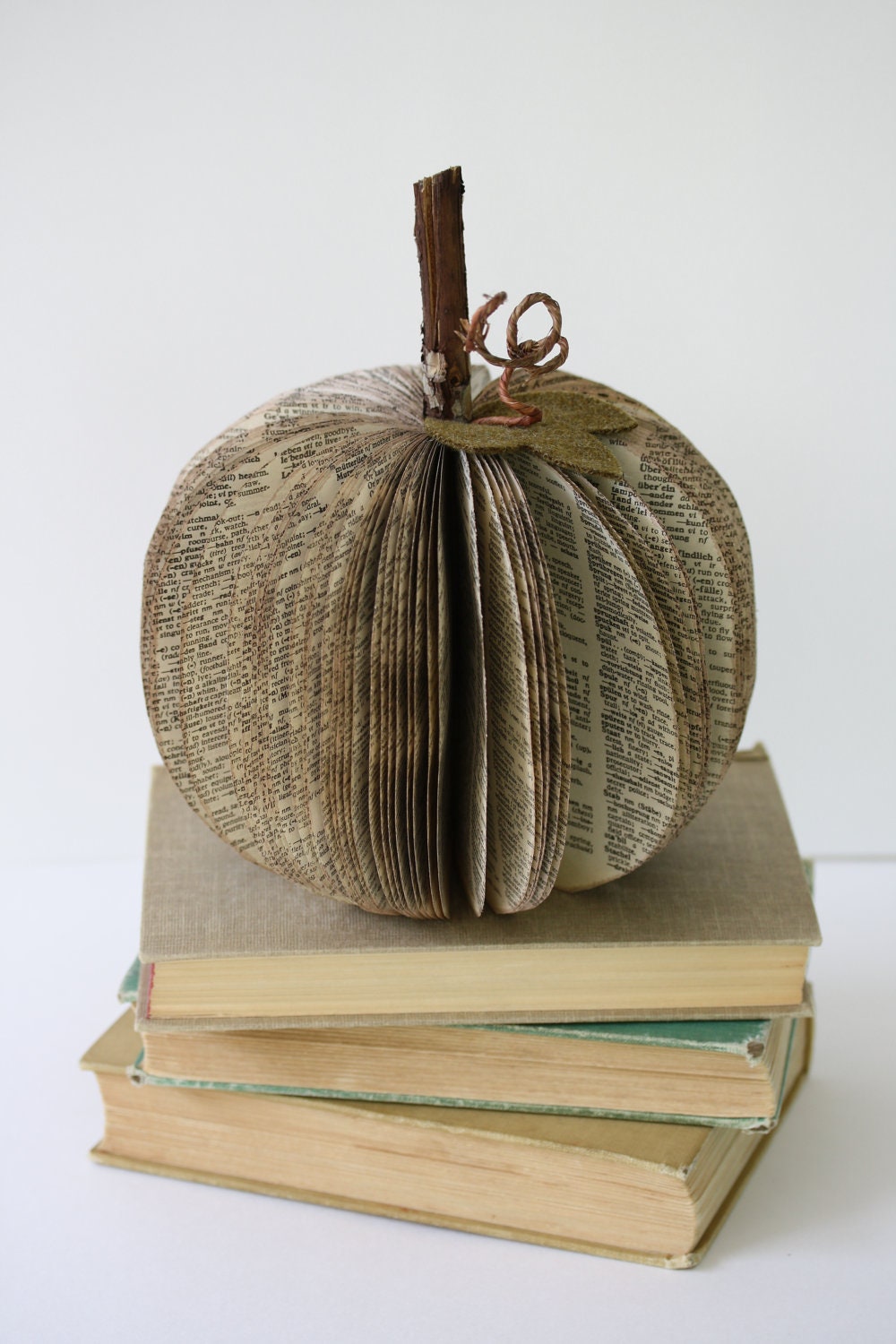 Set of 3 vintage book PUMPKINS/ /// Small Medium and Large HALLOWEEN