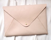 Personalized 13 Macbook Air/Pro Case in Envelope Clutch - Leather - Nude - Hand Stitched