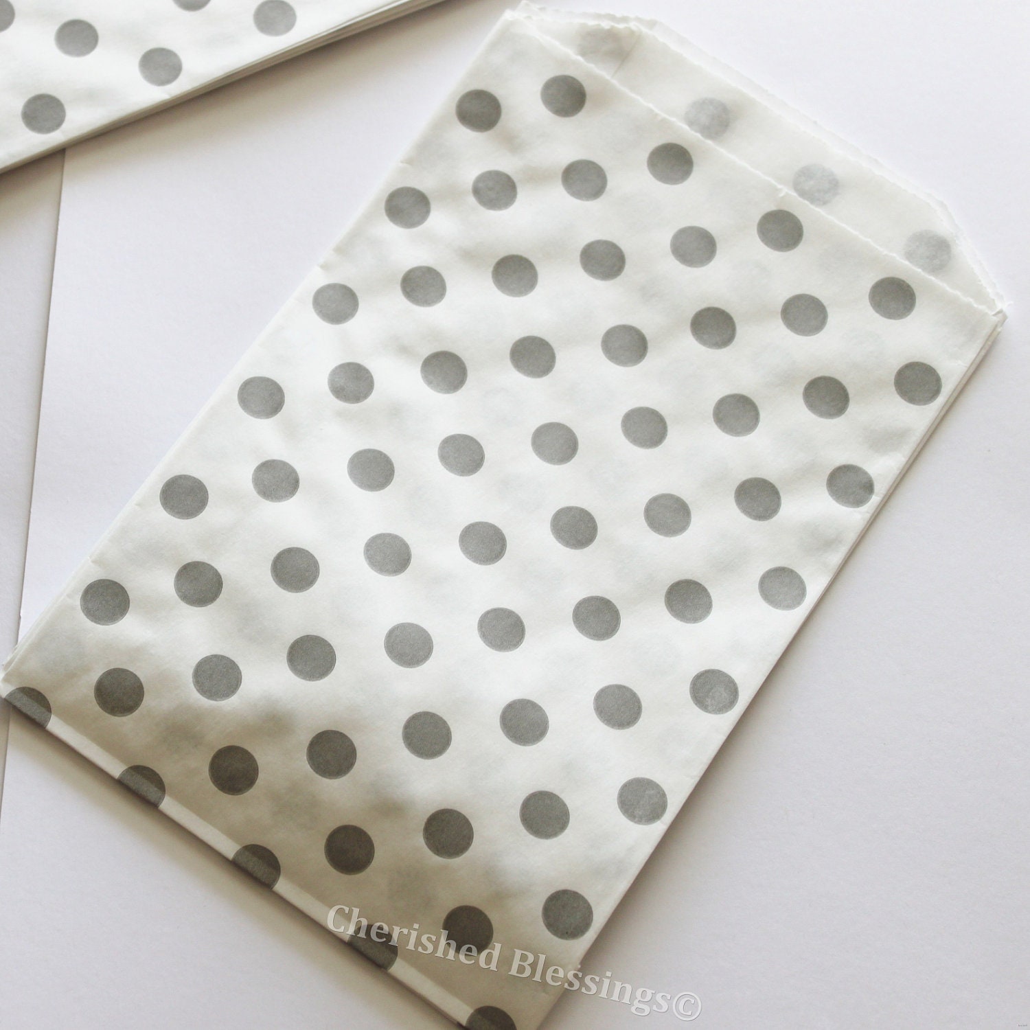 Wedding Favor Bags 20 Grey Polka Dots Candy Buffet Bag Kids Birthday Party Baby Shower Paper Goods Favors Carnival Popcorn w/ straw flags