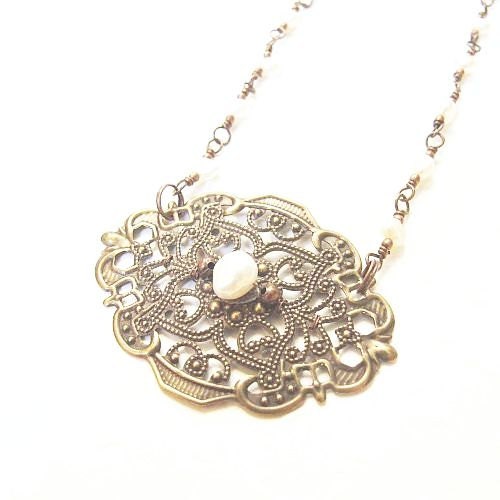 snowflake beauty -  unique delicate freshwater pearls necklace FREE WORLDWIDE SHIPPING