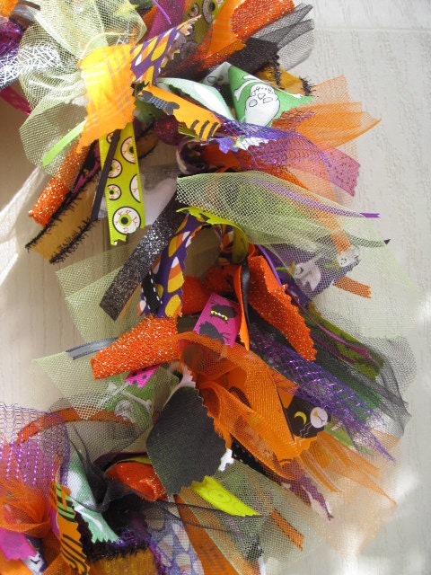 Halloween Wreath, Fall Wreath, Halloween Decoration, Fabric Wreath and Ribbon Wreath for Halloween