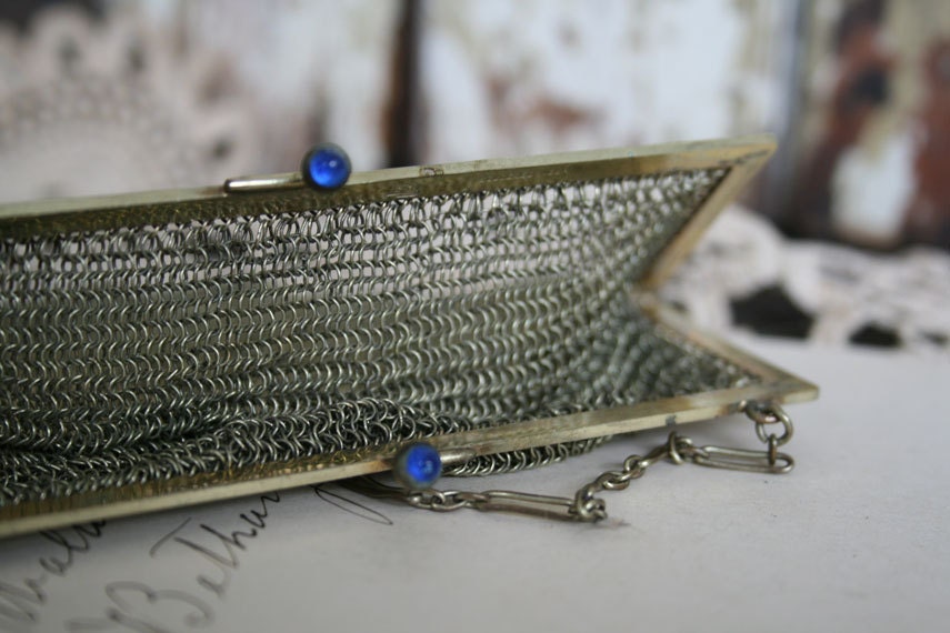 Beautiful Vintage Mesh Purse - AVintageSeason