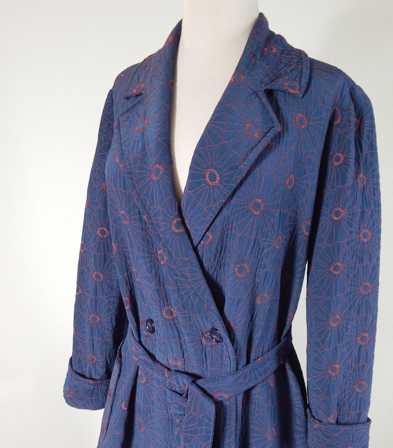 Vintage 1940s early 1950s Floral Quilted Blue Robe / Double Breasted Closure