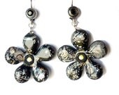 Black and grey FLOWER earrings - polymer clay - black grey silver gold white - swarovski strass