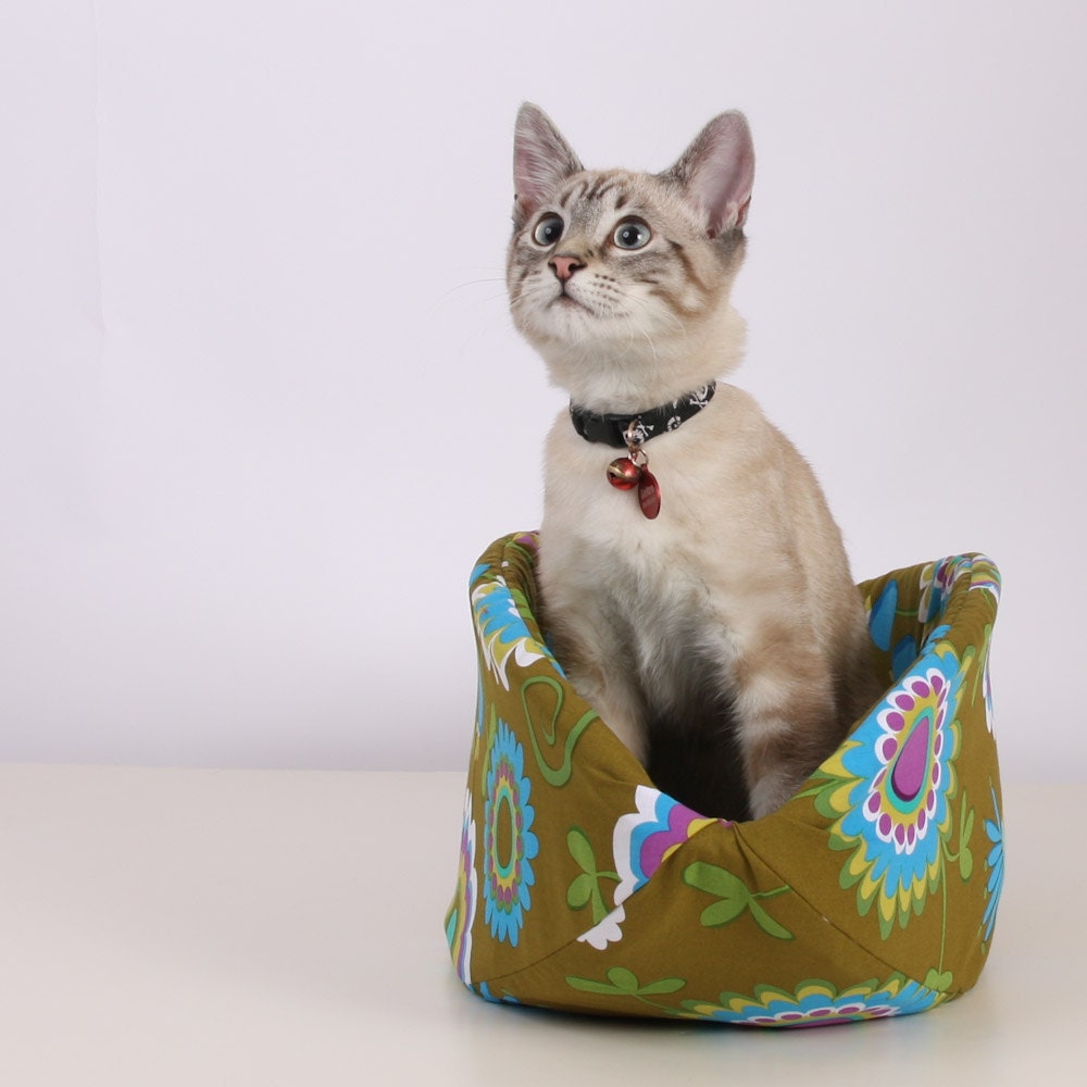 Cat Canoe a Modern Kitty Bed in Avocado Green 70s Retro Flowers