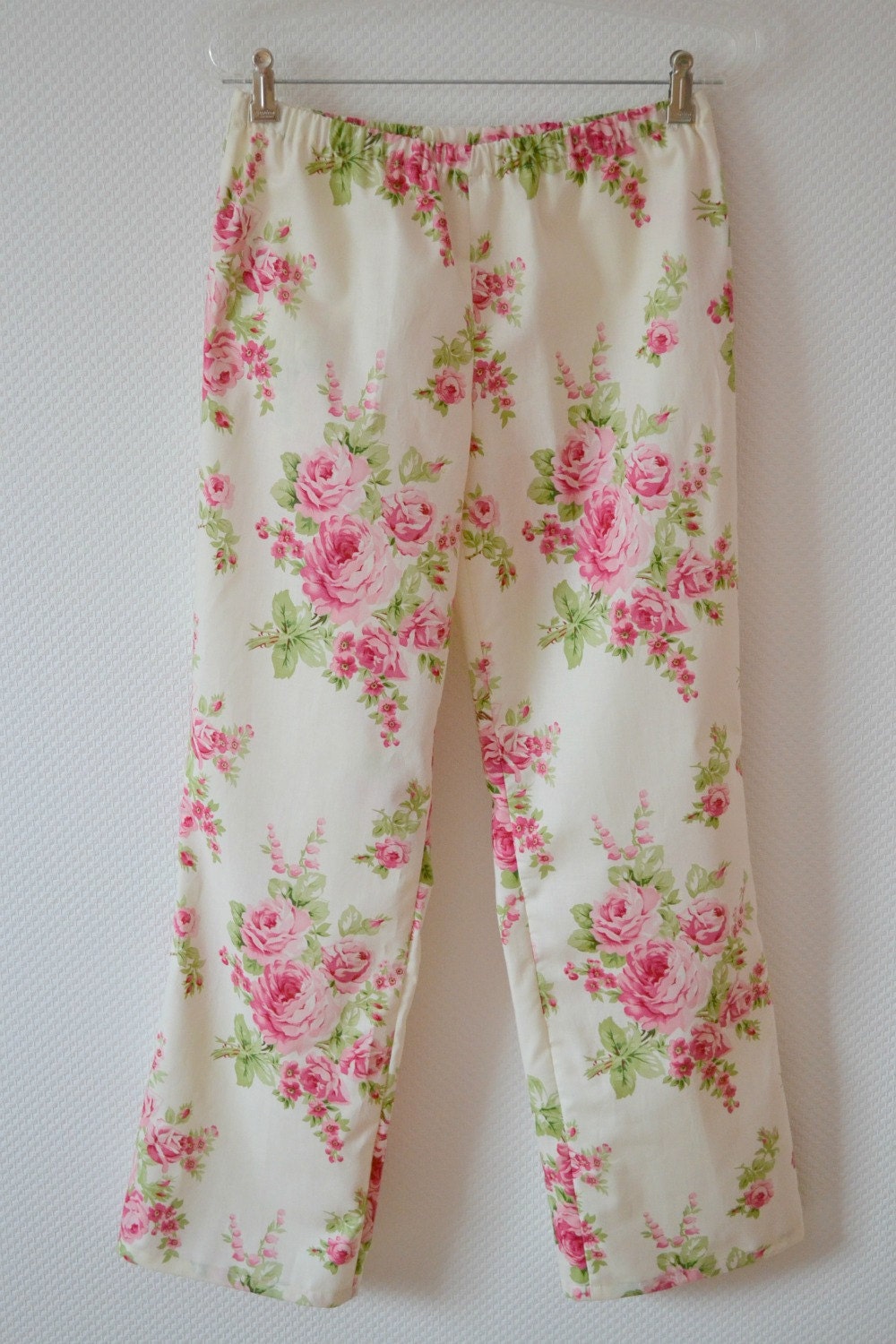 Romantic Shabby Chic Pajama Pants. Size Medium. Barefoot Roses. Bouquet Pink and Cream
