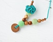 Flower Mama Nursing Necklace / Breastfeeding Jewelry - Green in all apple wood
