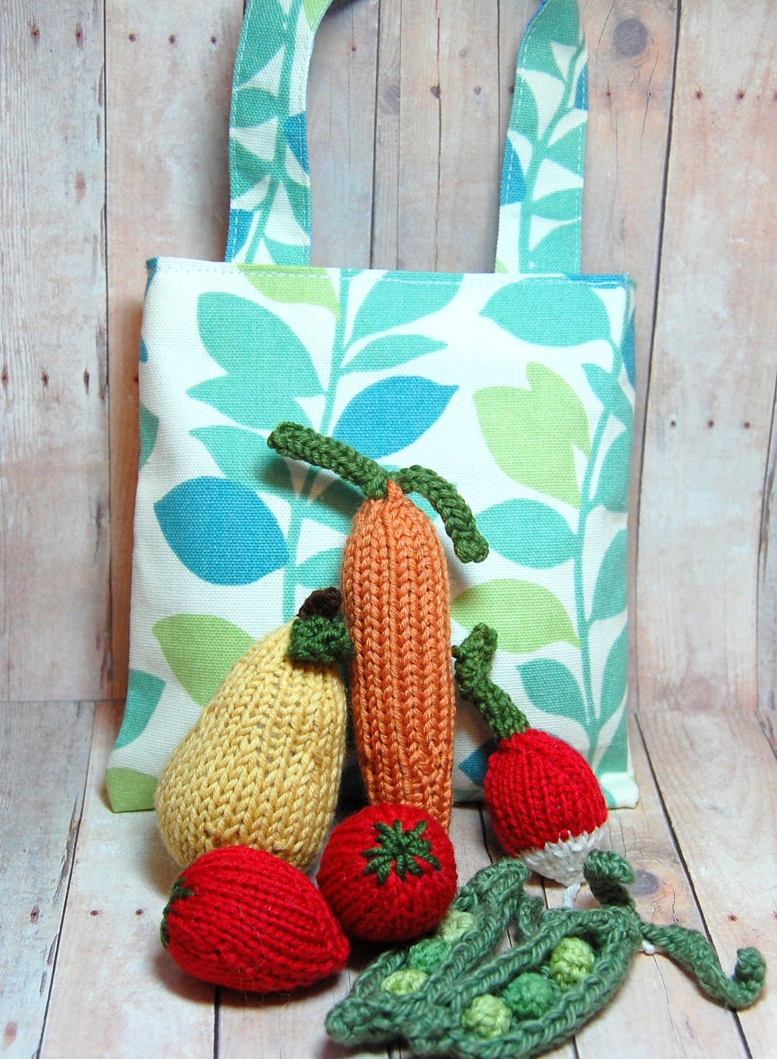 Play Food Fruit Vegetables- Knit Waldorf Food for Play Kitchen  - Market Bag -  Natural - Eco-Friendly - 8 Piece Deluxe Set