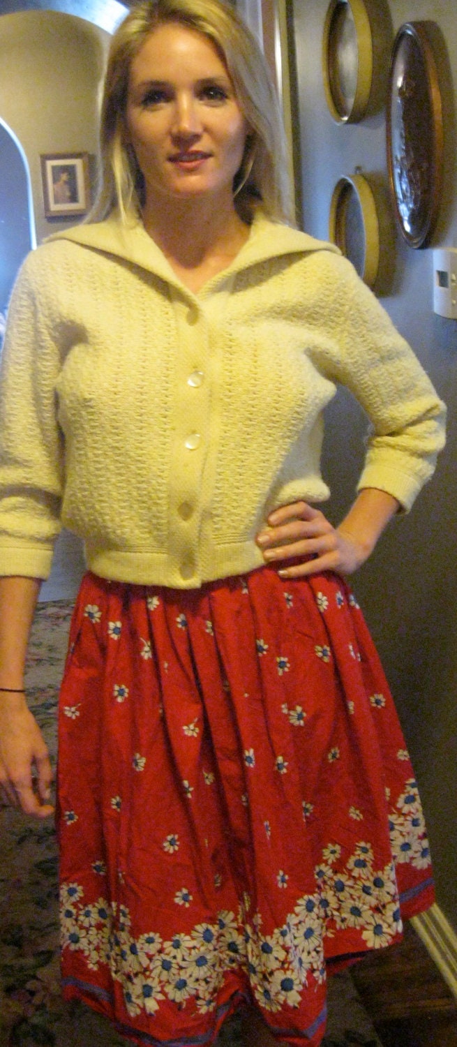 50s Adorable Red Flowered Skirt / Red With Daisies / St. Michael UK / Size 10 US / Cotton Full Skirt