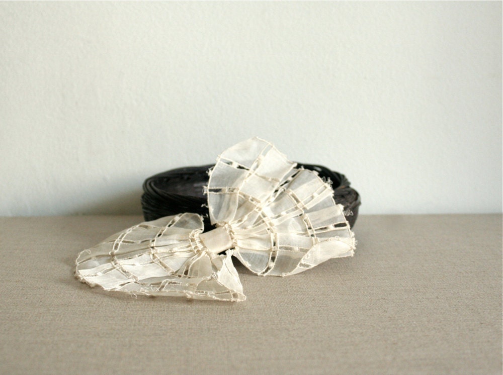 vintage french lace bow 1950s