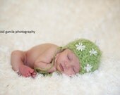 Newborn Green Bonnet with Daisies