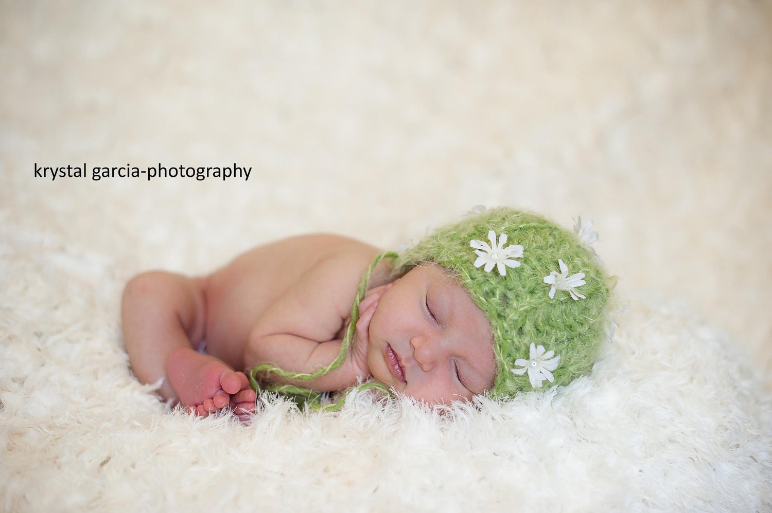 Newborn Green Bonnet with Daisies