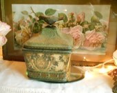 Vintage Lidded Box/ Container With Bird Handle Woven Reed Lid Leather Like Bottom Trim Home Decor Paris Apt