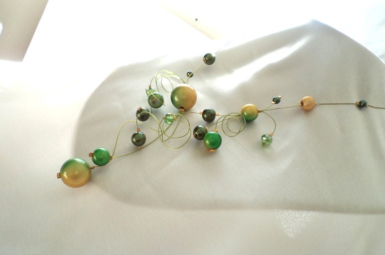 Green yellow swirl necklace, Illusion Necklace