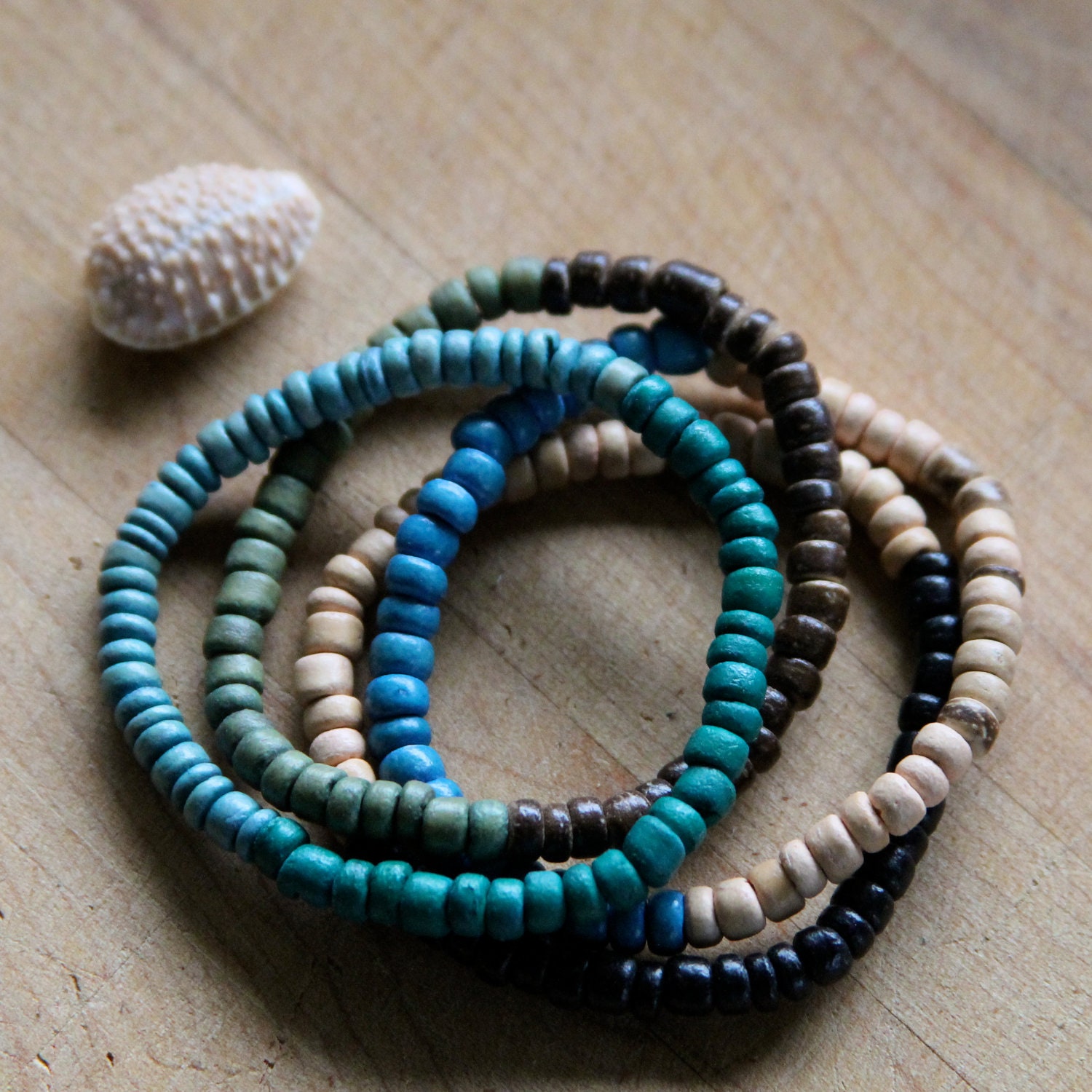 Medium-Large Stretch Coconut Braclet Set of Four Bi-Color Braclets