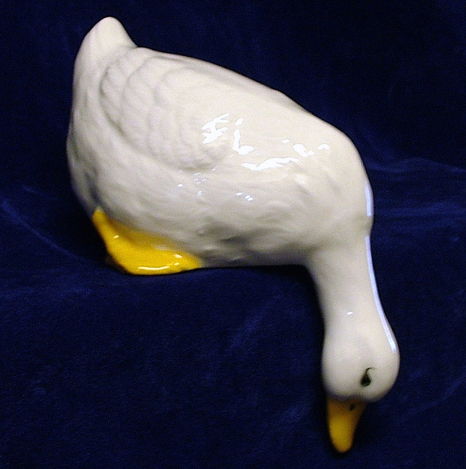 Vintage White Duck Ceramic Shelf Sitter By Treasuresbarelyused