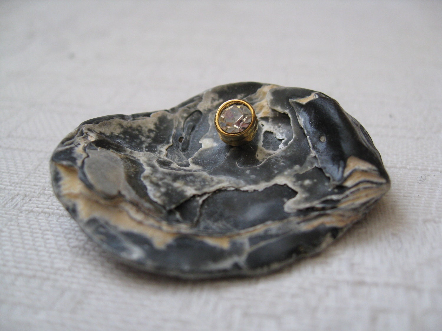Brooch black baby oyster......eco friendly