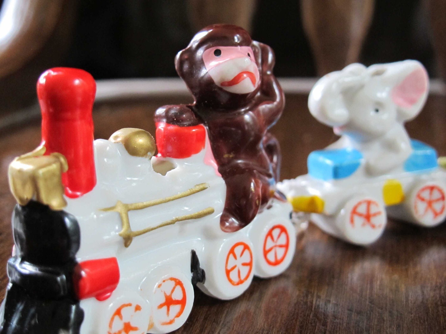 Child's circus birthday train Vintage