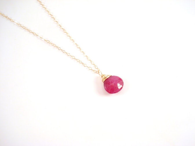 dainty gold necklace